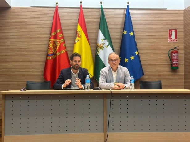 Desde la izquierda en la imagen el delegado de Turismo y Cultura de la Junta en Granada, David Rodríguez, y el alcalde de Baza, Pedro Justo Ramos (JUNTA) Desde la izquierda en la imagen el delegado de Turismo y Cultura de la Junta en Granada, David Rodríguez, y el alcalde de Baza, Pedro Justo Ramos (JUNTA)