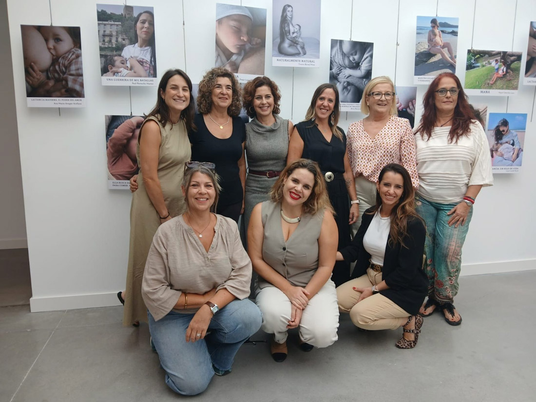 Las segundas Jornadas para la Promoción de la Lactancia Materna del Área de Gestión Sanitaria (AGS) Sur de Granada cuentan como novedad con la primera exposición fotográfica sobre lactancia materna. (JUNTA DE ANDALUCÍA)