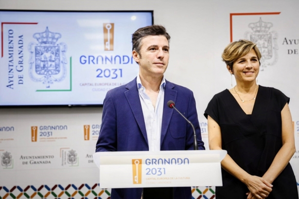 Los concejales de Presidencia y de Movilidad de Granada, Jorge Saavedra y Ana Agudo, en imagen de archivo (AYUNTAMIENTO)