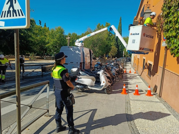 Instalación de la nueva cámara de videovigilancia del Campo del Príncipe en Granada (AYUNTAMIENTO)