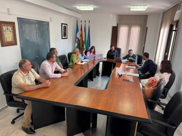 Pleno presidido por el alcalde de Lanjarón, Eric Escobedo (AYUNTAMIENTO)