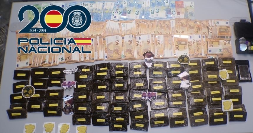 Hachís y dinero intervenido (POLICÍA NACIONAL)