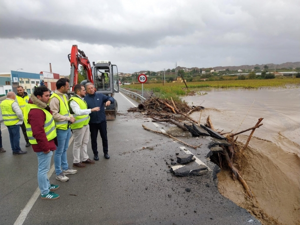 Una de las visitas realizadas por José Ramón Jiménez a la zona (DIPGRA/ARCHIVO)