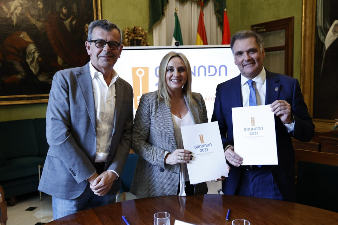 Firma de la adhesión (AYTO. GRANADA)