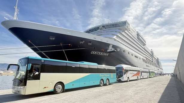 Escala del crucero Oosterdam (AUTORIDAD PORTUARIA)