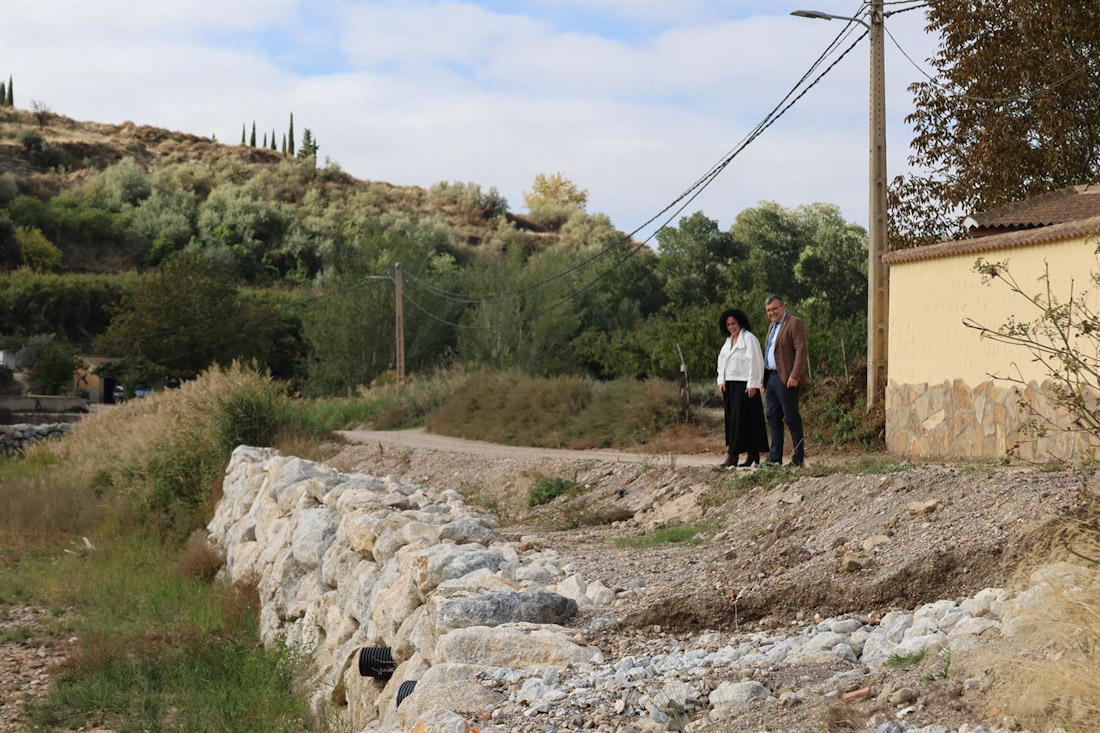 La alcaldesa de Cúllar, Ana Belén Martínez, y el subdelegado del Gobierno en Granada, José Antonio Montilla (SUBDELEGACIÓN DEL GOBIERNO)