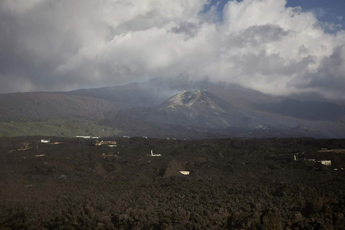 Imagen de archivo de la vista del Cumbre Vieja tras la erupción volcánica de La Palma, la cual se inició el 19 de septiembre de 2021 (JESÚS HELLÍN - EUROPA PRESS)