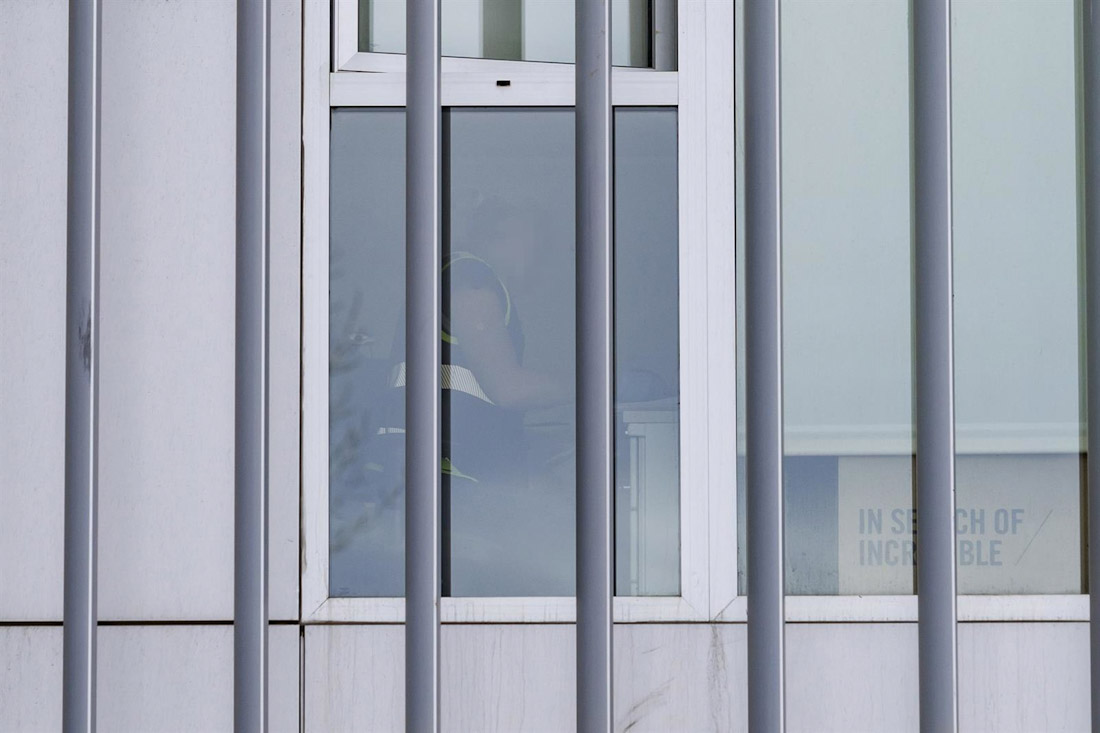 Agentes de la Unidad de Delincuencia Económica y Fiscal (Udef) de la Policía Nacional en las dependencias de la Policía Local de Granada el pasado febrero (ÁLEX CÁMARA - EUROPA PRESS) 