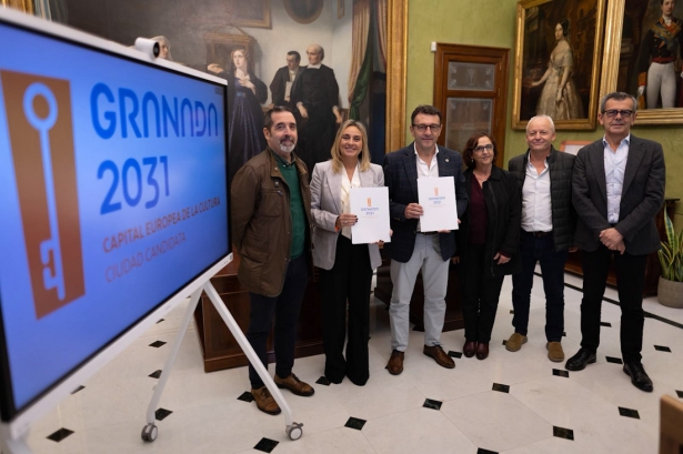 Firma de la adhesión (AYTO. GRANADA)