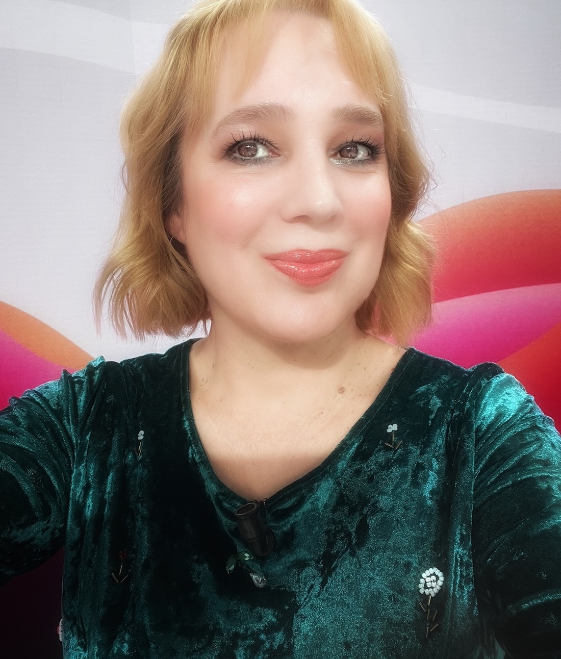 Ángela Vallvey (TELEFONO DE LA ESPERANZA)