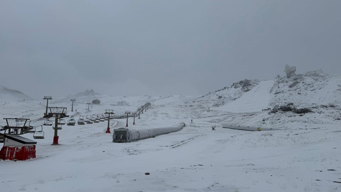 Manto de nieve en Sierra Nevada con la llegada de la borrasca Claudia (CETURSA SIERRA NEVADA)