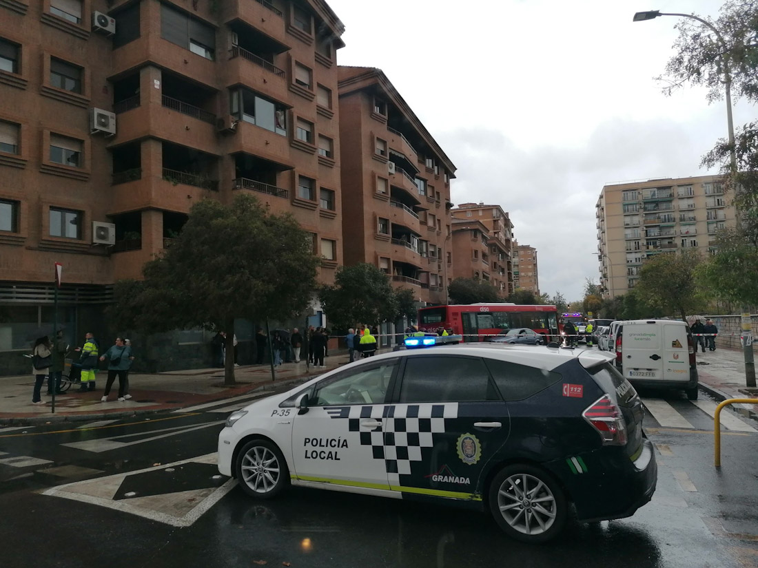 Calle cortada por el accidente (EVA PÉREZ)