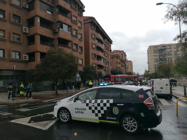 Calle cortada por el accidente (EVA PÉREZ)