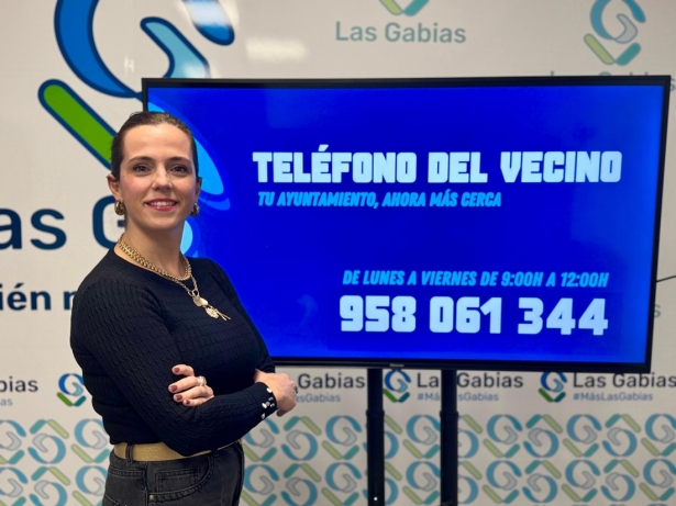  La concejala de Urbanismo, Mantenimiento y Desarrollo Sostenible, Paloma López, en la presentación del teléfono del vecino de Las Gabias (AYTO. LAS GABIAS)