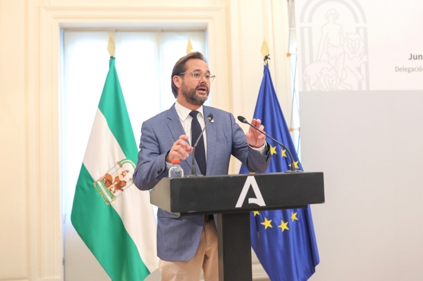 El Delegado del Gobierno, Antonio Granados, durante la inauguración de la jornada (GPMEDIA)