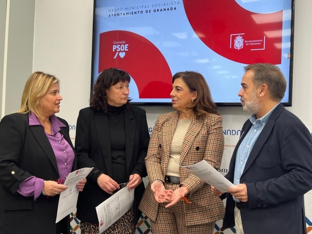 Desde la izquierda Nuria Gutiérrez, Eva Fernández, Raquel Ruz y Jacobo Calvo, ediles del PSOE en Granada (PSOE)