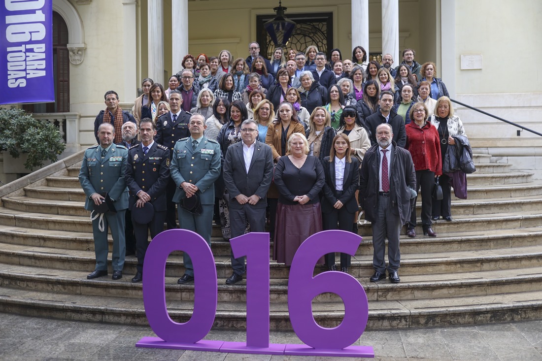 Acto en Subdelegación por el 25N (GPMEDIA)