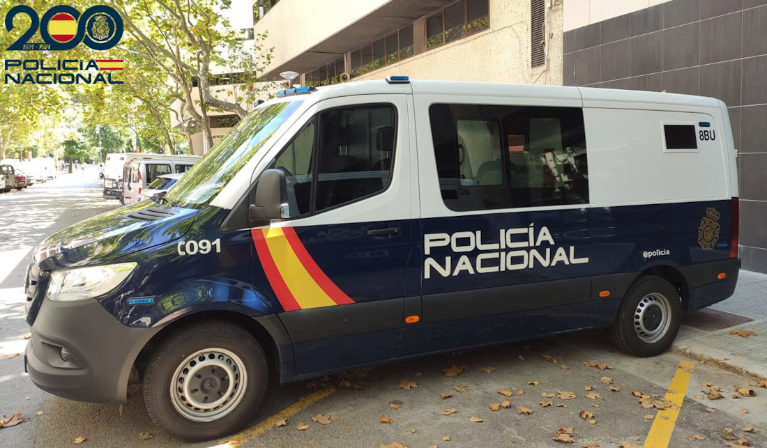 Vehículo de la Policía Nacional (POLICÍA)