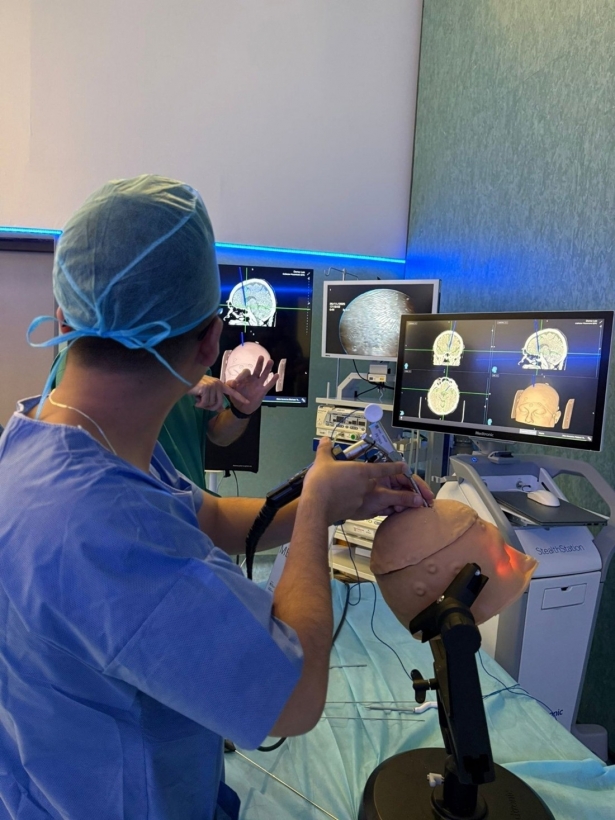 Curso organizado por Iavante, de la Fundación Progreso y Salud, y el Hospital Virgen de las Nieves. (JUNTA DE ANDALUCIA)