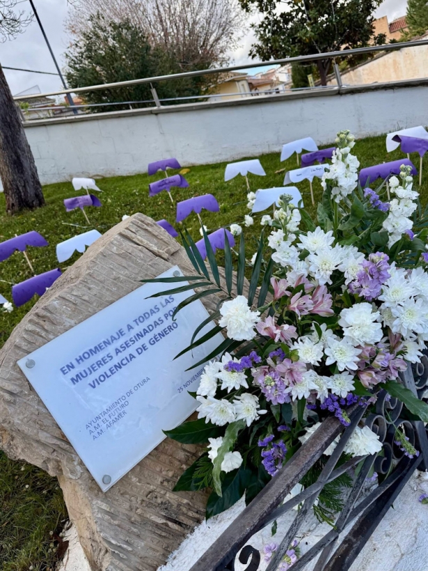 (AYTO. OTURA) (AYTO. OTURA)