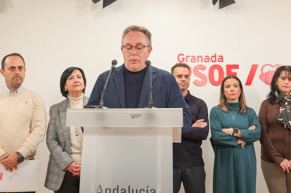 Rueda de prensa del alcalde de Pinos Puente, Enrique Medina (GPMEDIA)