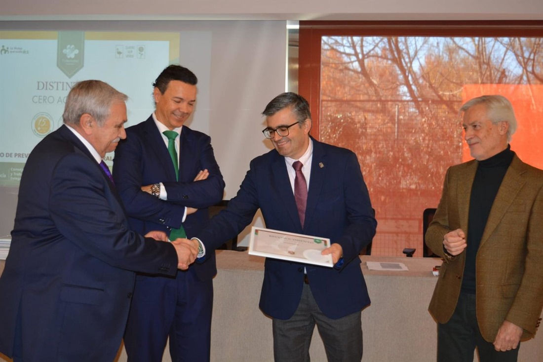 El delegado de Empleo de la Junta en Granada, Javier Martín, ha participado en el acto organizado con Fraternidad-Muprespa (JUNTA)
