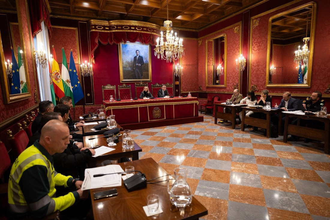 Junta Local de Seguridad presidida por la alcaldesa de Granada, Marifrán Carazo, con la asistencia del subdelegado del Gobierno en la provincia, José Antonio Montilla (AYUNTAMIENTO)