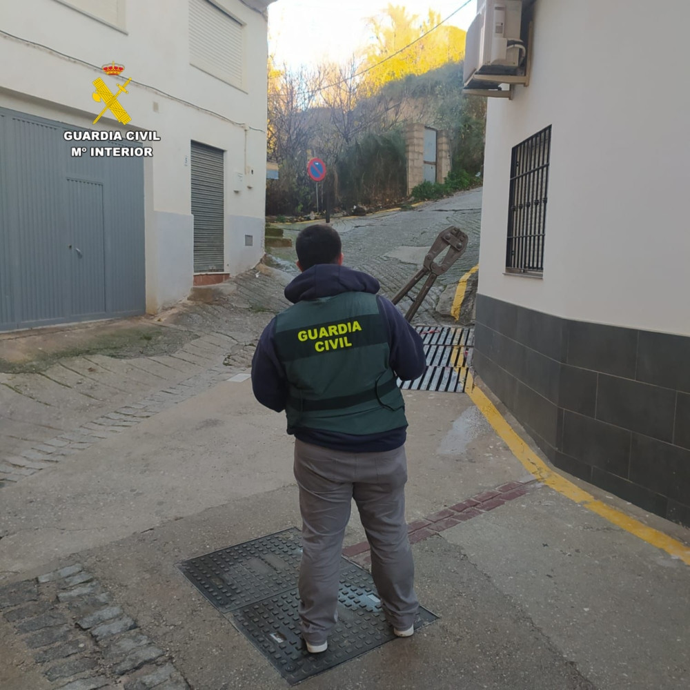 (GUARDIA CIVIL)