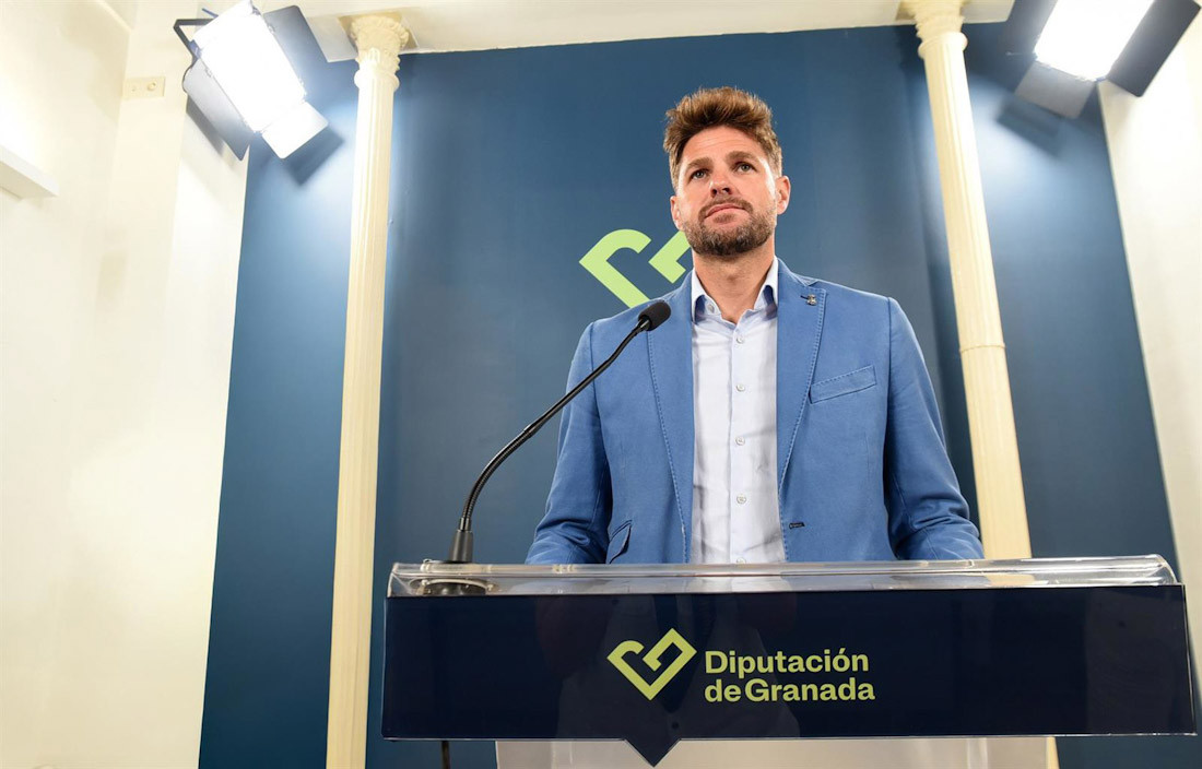 El diputado provincial de Deportes indica que la piscina de Lanjarón está en el Inventario de Instalaciones (DIPUTACIÓN DE GRANADA)