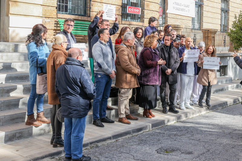 Protesta ante Diputación (GPMEDIA)
