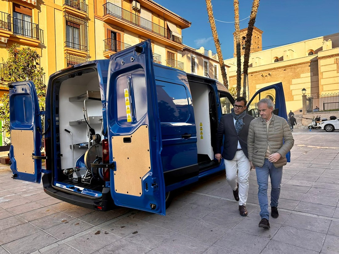 Nuevo vehículo de limpieza (AYTO. MOTRIL)