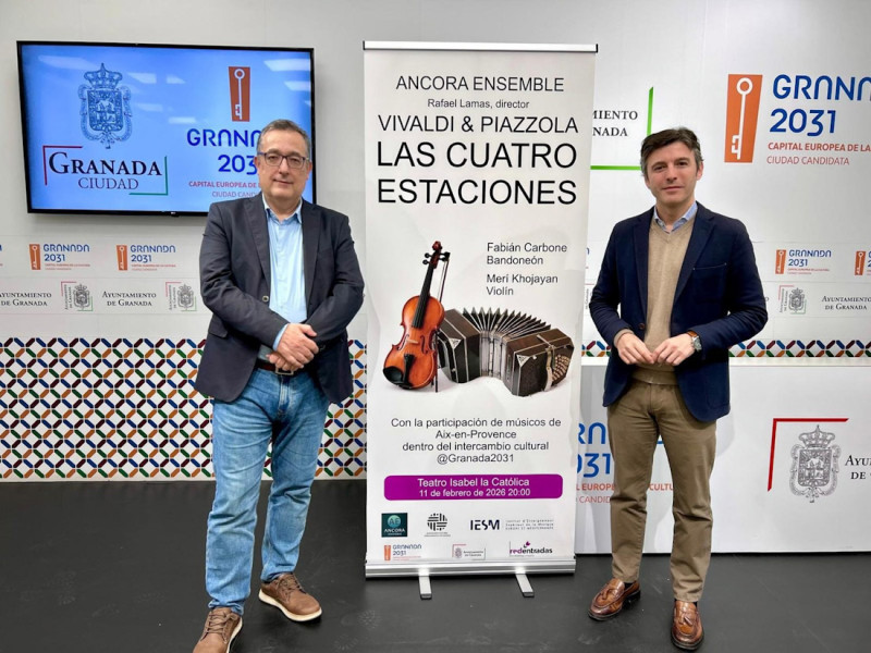 El concejal de Cultura, Jorge Saavedra, en la presentación del concierto (AYUNTAMIENTO DE GRANADA)