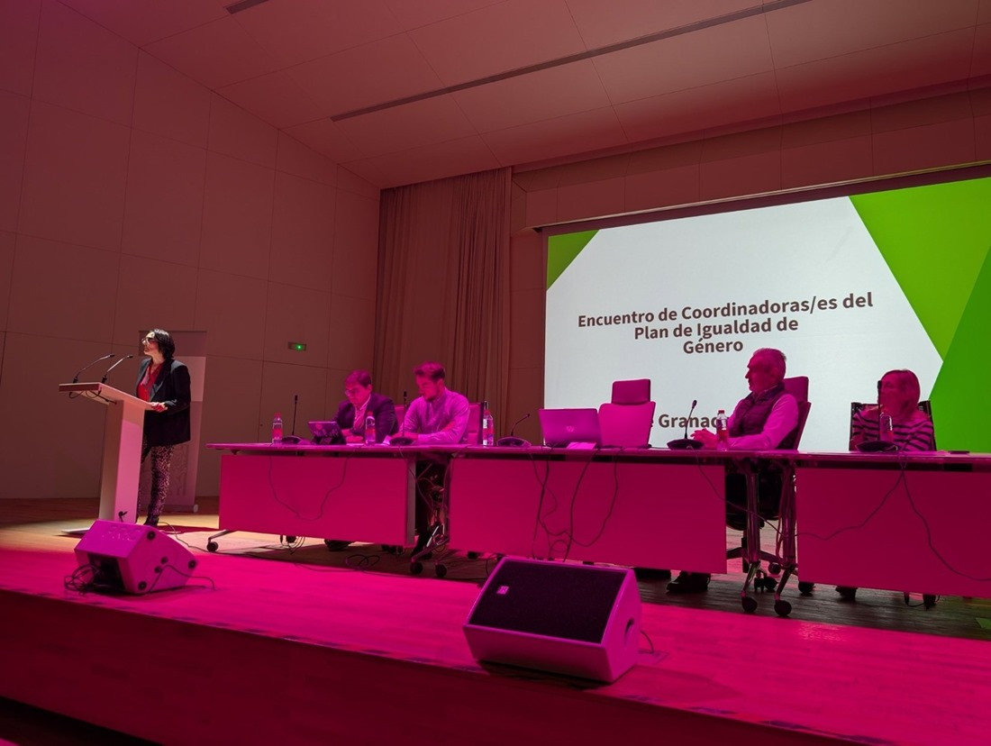 La delegada territorial de Desarrollo Educativo y Formación Profesional en Granada, María José Martín Gómez, en los Encuentros Provinciales de Igualdad (JUNTA DE ANDALUCÍA)