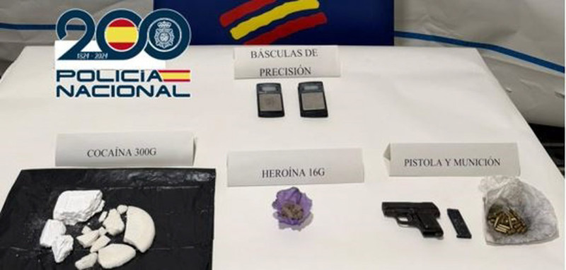 Cocaína y arma intervenida a un joven en Baza (POLICÍA NACIONAL) Cocaína y arma intervenida a un joven en Baza (POLICÍA NACIONAL)