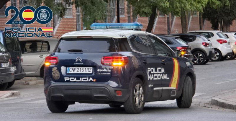 Vehículo de la Policía Nacional (POLICÍA NACIONAL) Vehículo de la Policía Nacional (POLICÍA NACIONAL)