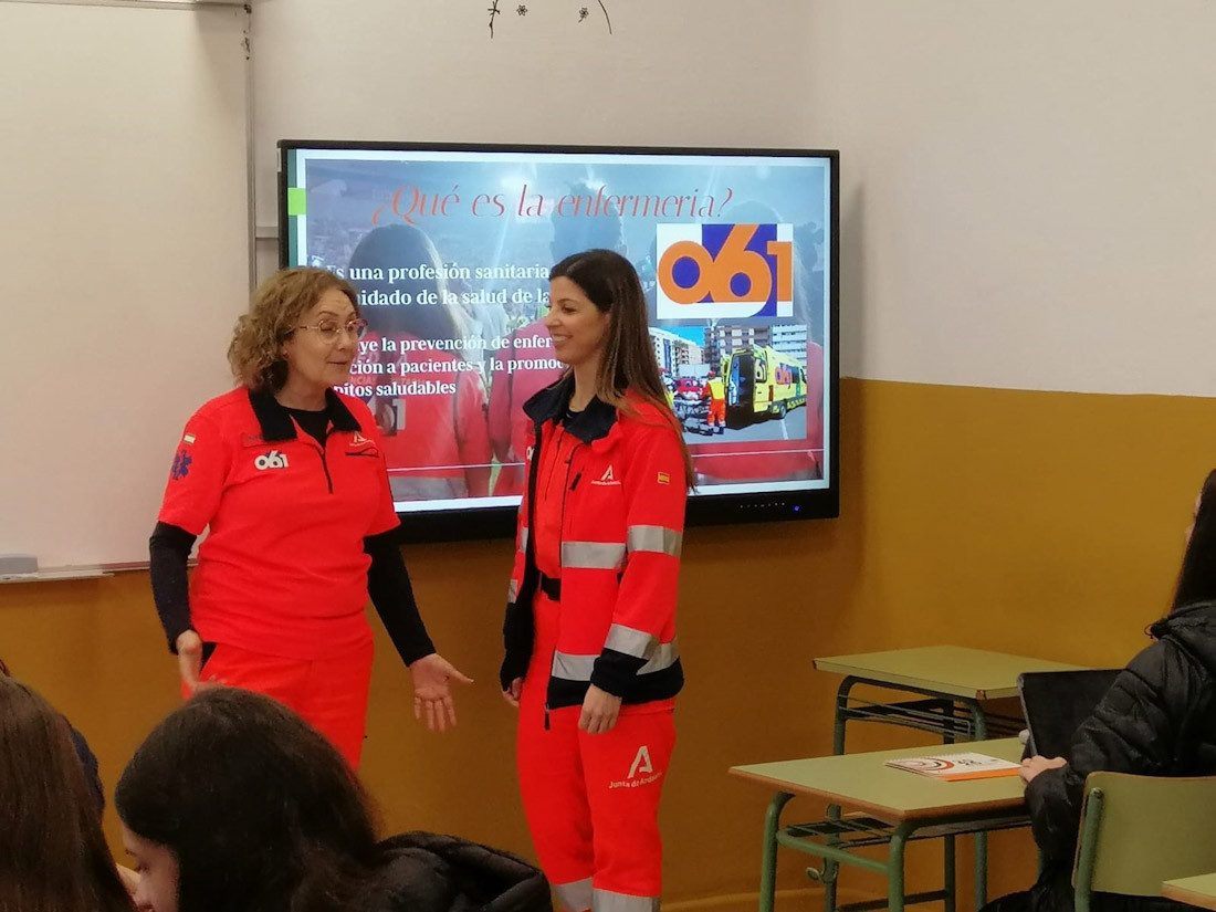 Charla del 061 con motivo del Día Internacional de la Mujer y la Niña en la Ciencia (JUNTA)