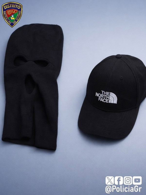 Pasamontañas y gorra intervenidos al acusado de apuñalar a un hombre en Halloween en Granada (POLICÍA LOCAL DE GRANADA) Pasamontañas y gorra intervenidos al acusado de apuñalar a un hombre en Halloween en Granada (POLICÍA LOCAL DE GRANADA)