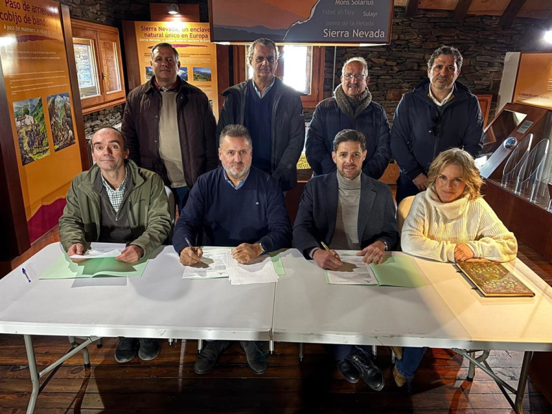 Firma de autorizaciones en La Ragua (DIPUTACIÓN DE GRANADA)
