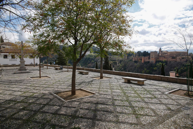 Mirador de San Nicolas con la Alhambra al fondo. Granada a 16 de marzo del 2020