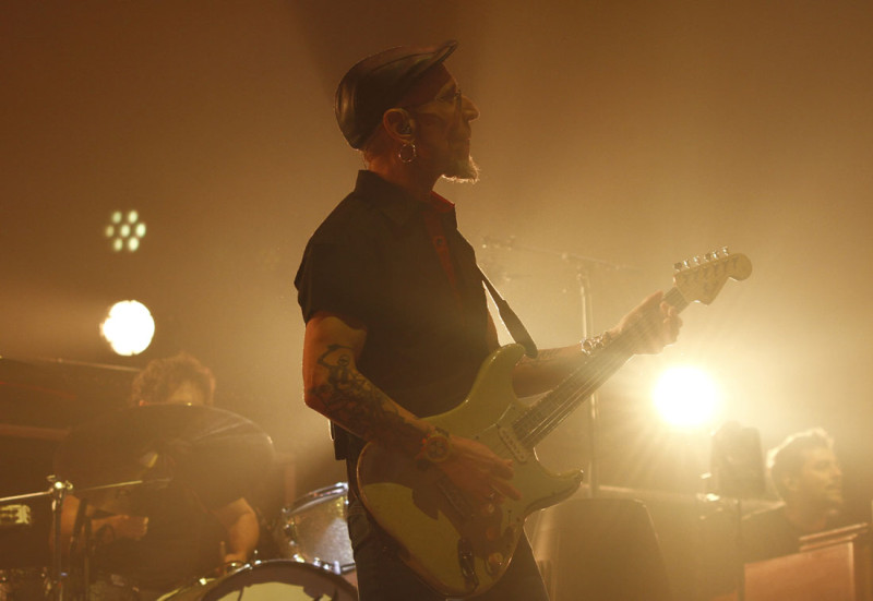 Fito en un momento de su concierto en el Palacio de los Deportes de Granada (J. PALMA)