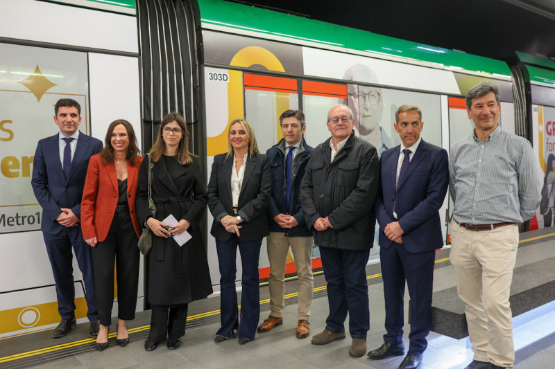 Viajero 10O millones del metro (GPMEDIA)