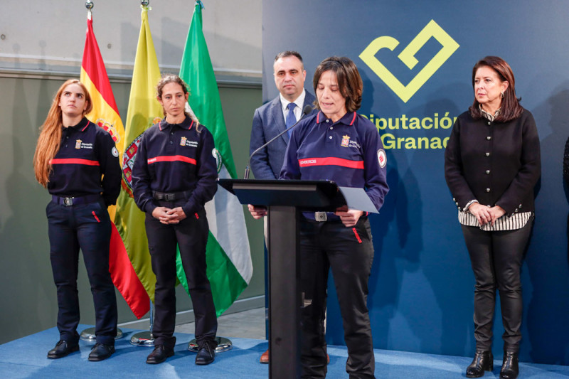 Lectura del manifiesto por las bomberas de Diputación (GPMEDIA)