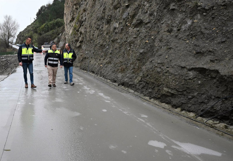 Abierto el paso alternativo en la carretera de Dúdar (Granada) tras los daños por el temporal (DIPUTACIÓN DE GRANADA)
