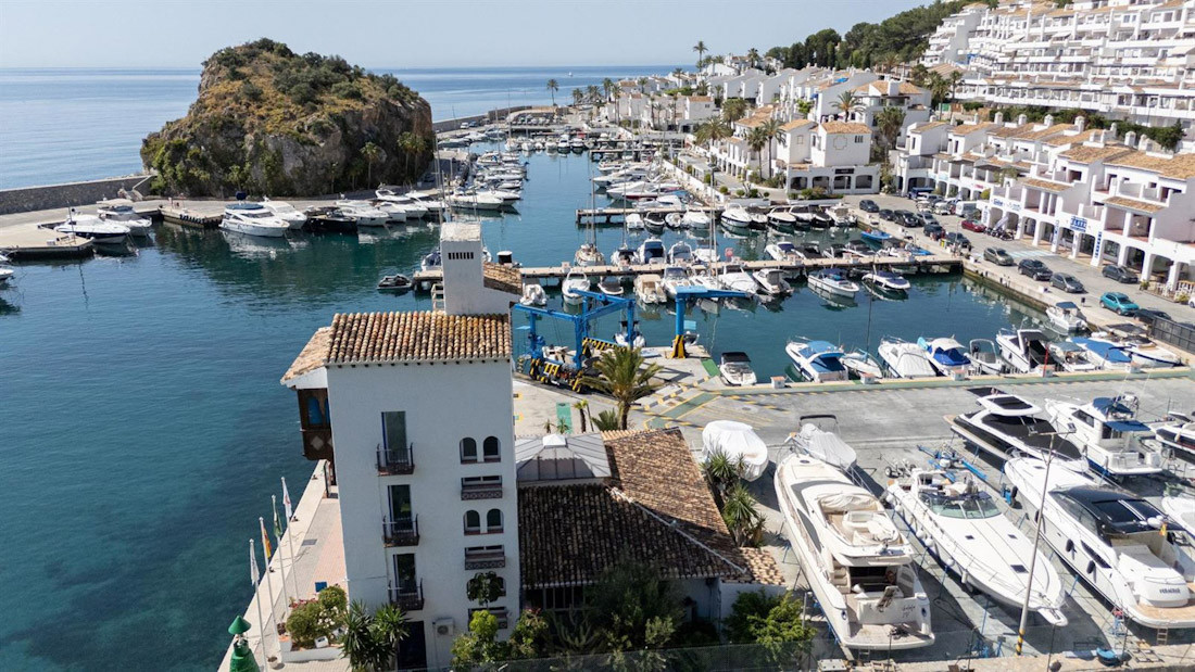 Marina del Este, en La Herradura (MARINAS DE ANDALUCÍA)