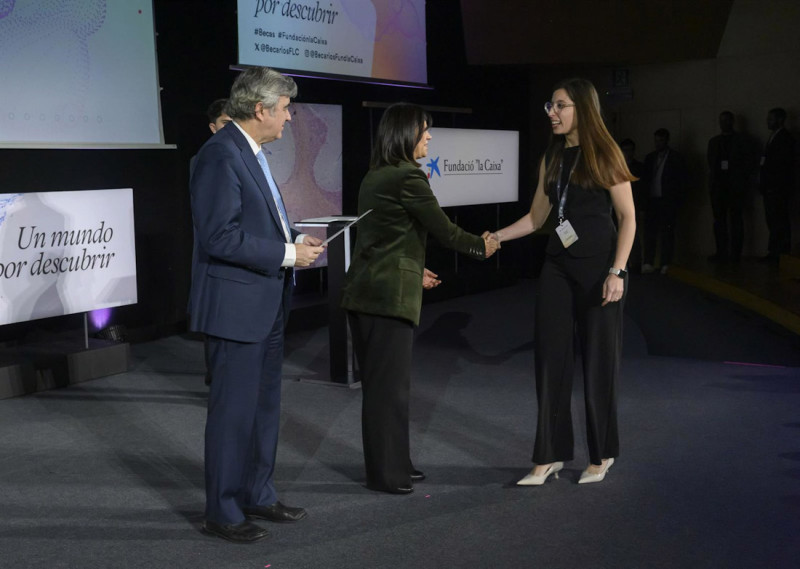 Una de las investigadoras que ha obtenido la beca de la Fundación 'la Caixa' (DAVID CAMPOS) Una de las investigadoras que ha obtenido la beca de la Fundación 'la Caixa' (DAVID CAMPOS)