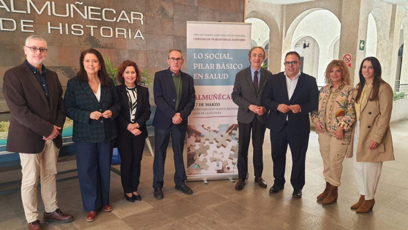 La jornada ha sido inaugurada por el delegado territorial de la Consejería de Sanidad, Indalecio Sánchez-Montesinos, el gerente del AGS Sur de Granada, Maximiliano Ocete y el alcalde de Almuñécar, Juan José Ruiz. (JUNTA)