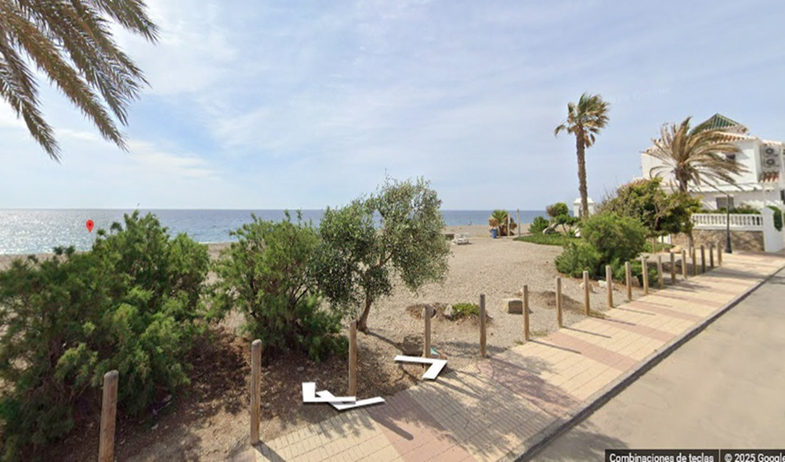 Playa de La Calahonda, en Motril (112)