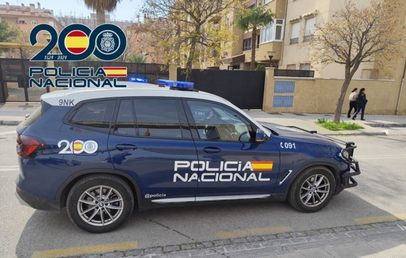 La Policía Nacional de Granada detiene a un joven como presunto responsable de dos robos con fuerza en comercios (POLICÍA NACIONAL) La Policía Nacional de Granada detiene a un joven como presunto responsable de dos robos con fuerza en comercios (POLICÍA NACIONAL)
