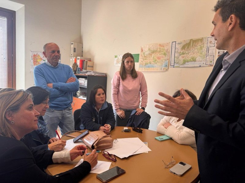 Encuentro de líderes socialistas con trabajadoras de ayuda a domicilio de Órgiva (PSOE GRANADA)