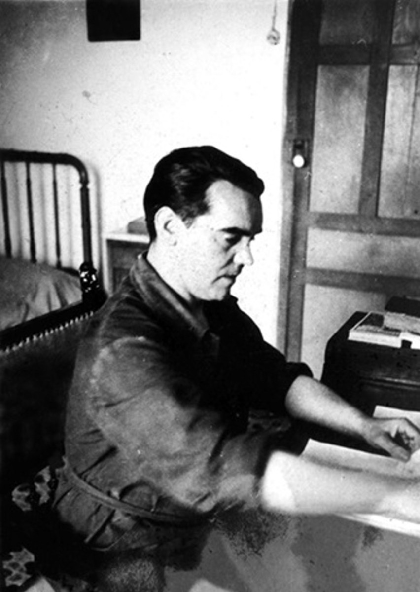 El poeta Federico García Lorca en su escritorio. Archivo (EDUARDO BLANCO AMOR)